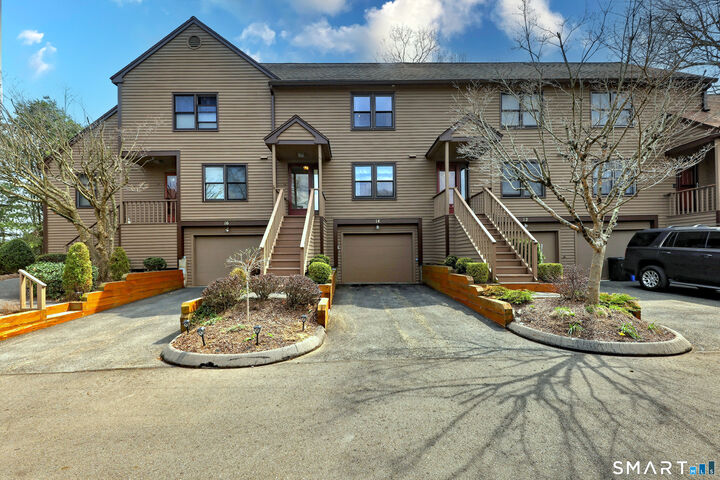 Property Photo: 14 Deepwood Circle 14 CT 06468