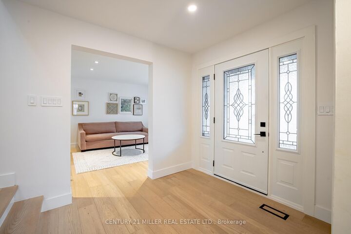 Property Photo:  2433 Trevor Drive  ON L6L 5C4 