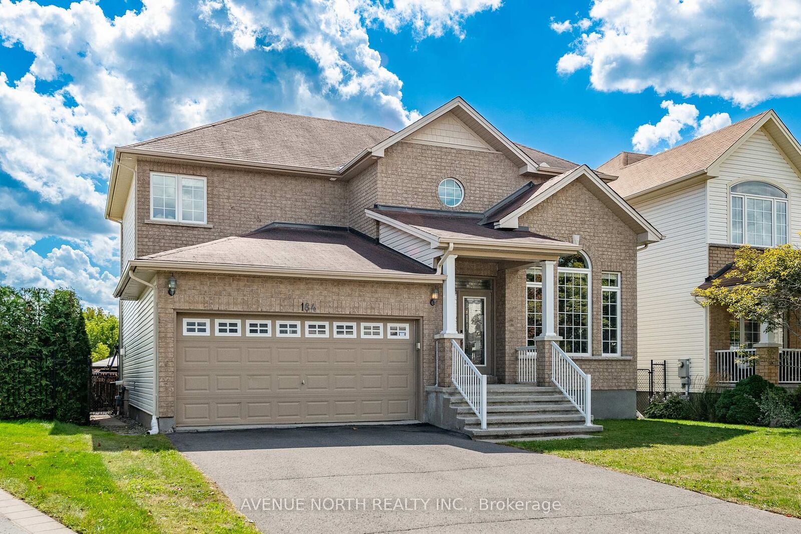 Property Photo: 184 Felicity Crescent ON K1W 0C2