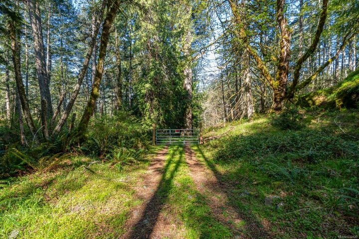 Property Photo:  1530 Nighthawk Lane  BC V9Z 1M9 