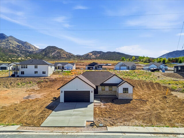 Property Photo: 1552 N 250 E UT 84648