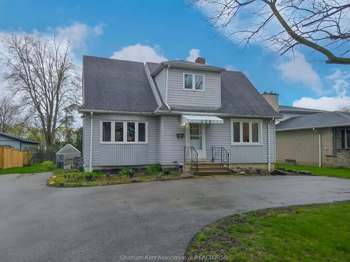 Property Photo: 426 Victoria Avenue ON N7L 3B3