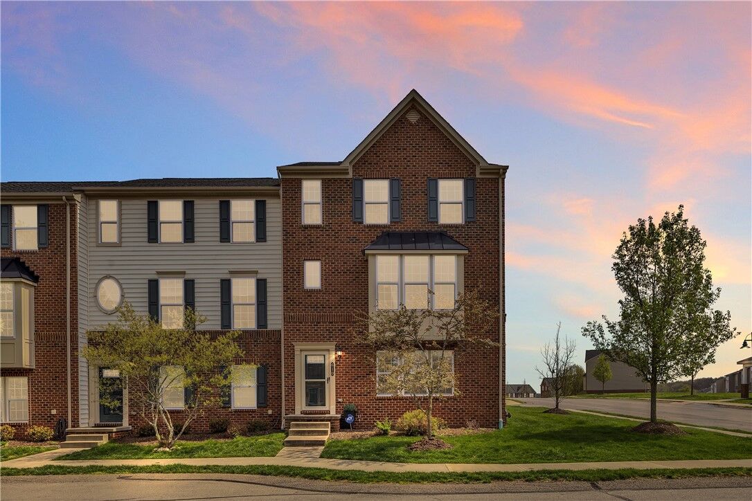 Property Photo:  610 Shelley Ln  PA 15090 