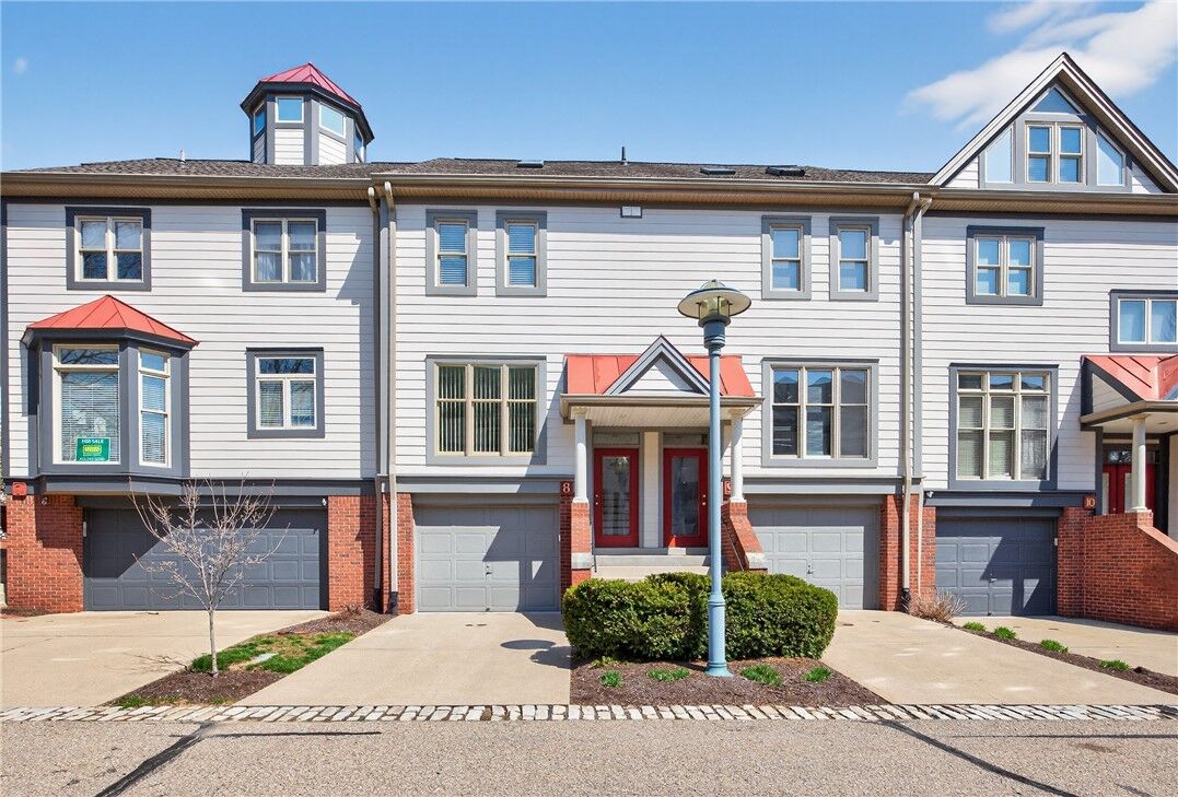 Property Photo:  8 Waterside Pl  PA 15222 