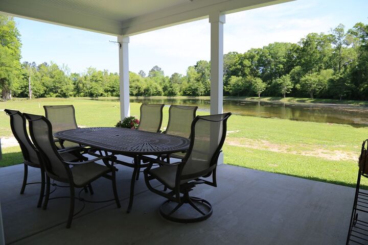 Property Photo:  203 Saxton Place  GA 31763 