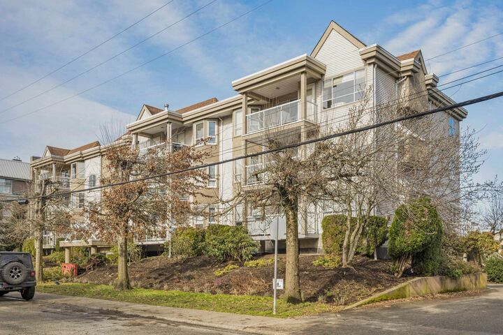 Property Photo: 20257 54 Avenue 306 BC V3A 3W2