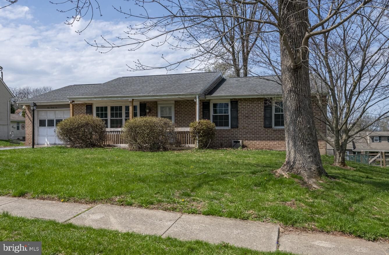Property Photo:  526 Silver Brook Drive  PA 19508 