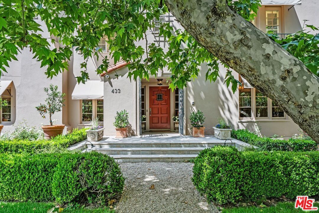 Property Photo:  433 S Arden Blvd  CA 90020 