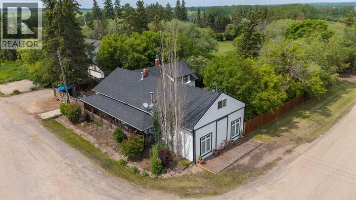 Property Photo:  5010 50 Avenue  AB T0B 4G0 