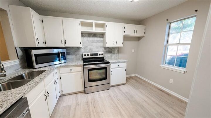 Property Photo:  4089 Stillwater Drive  GA 30096 