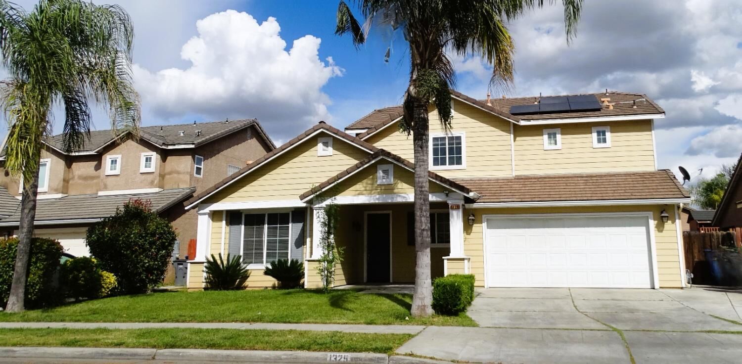 Property Photo:  1325 S Bailey  CA 93727 