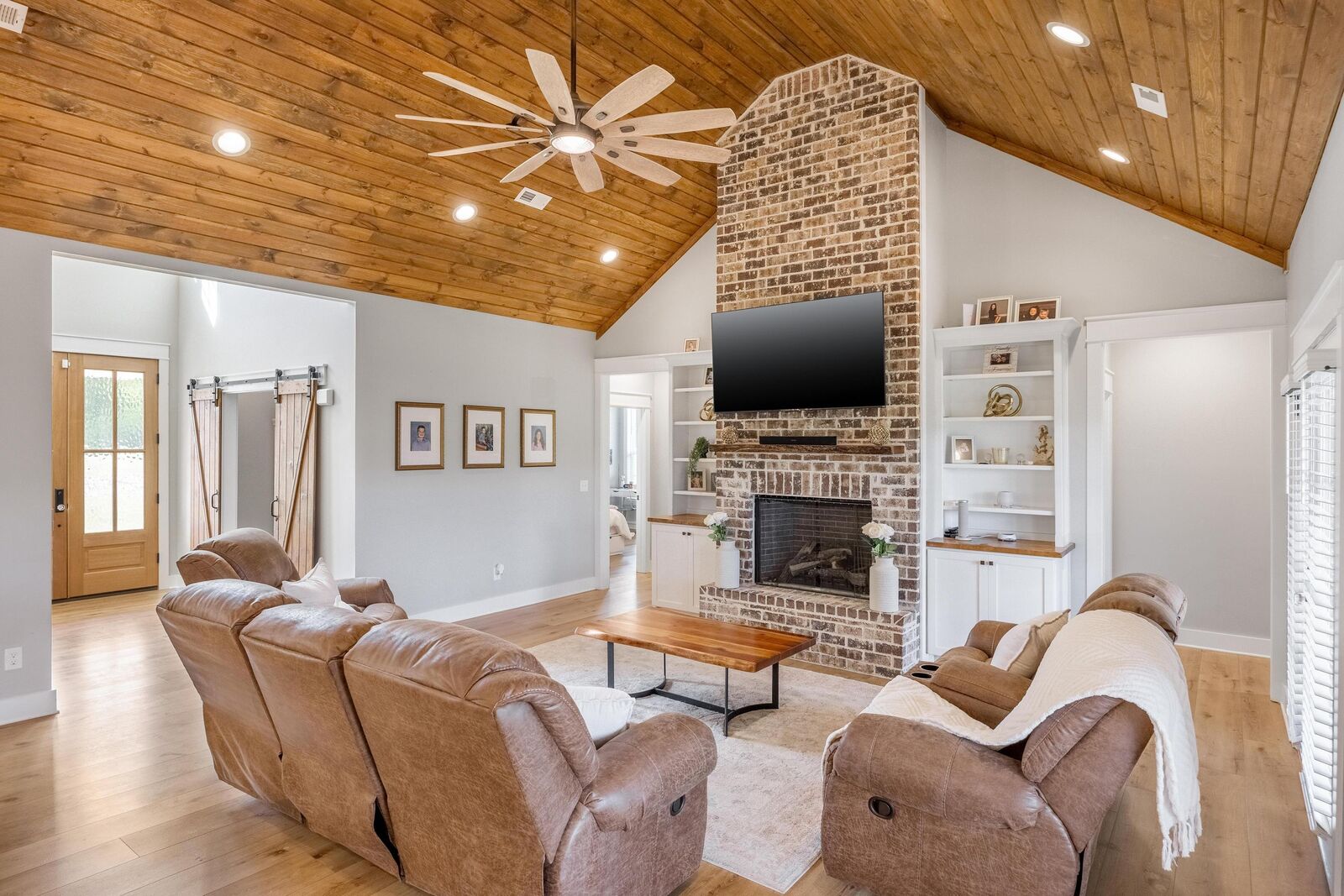 Property Photo:  206 Rochelle Circle NE  TN 37310 