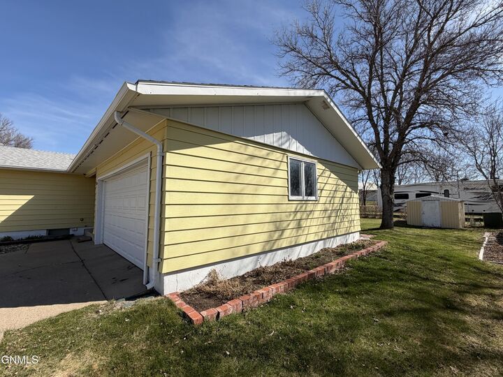 Property Photo:  311 Lakota Avenue N  ND 58530 