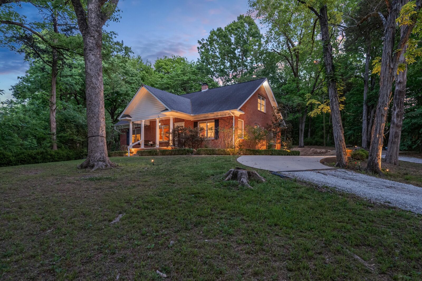 Property Photo:  711 Greensboro Street  MS 39759 