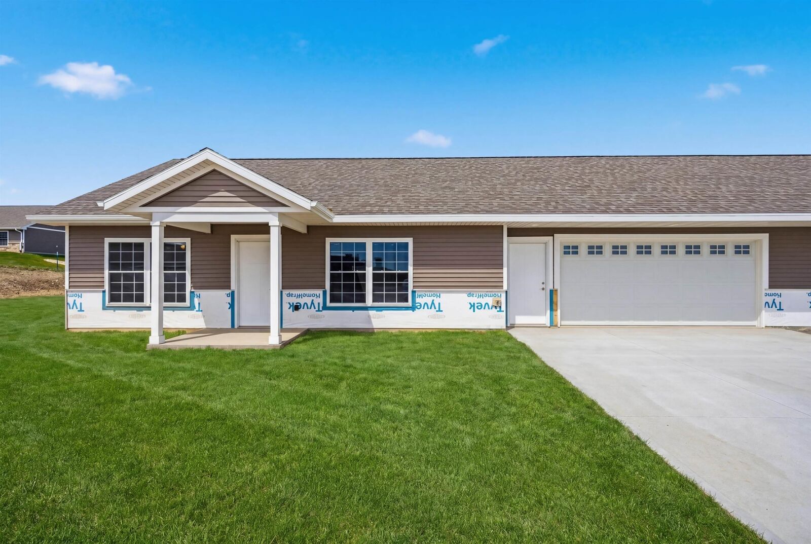 Property Photo:  1301 Max Drive  IA 52057 