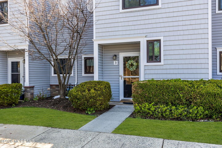 Property Photo:  3 Beverly Court  NJ 07724 