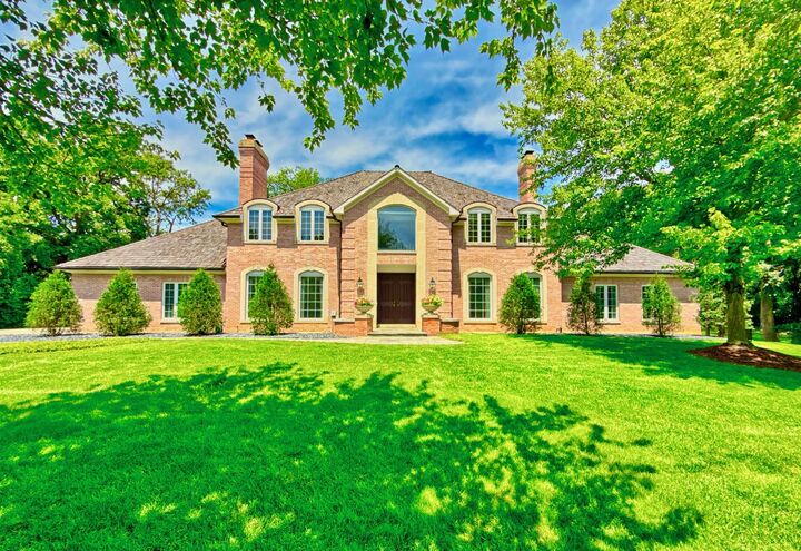 Property Photo:  560 Jacqulyn Lane  IL 60045 