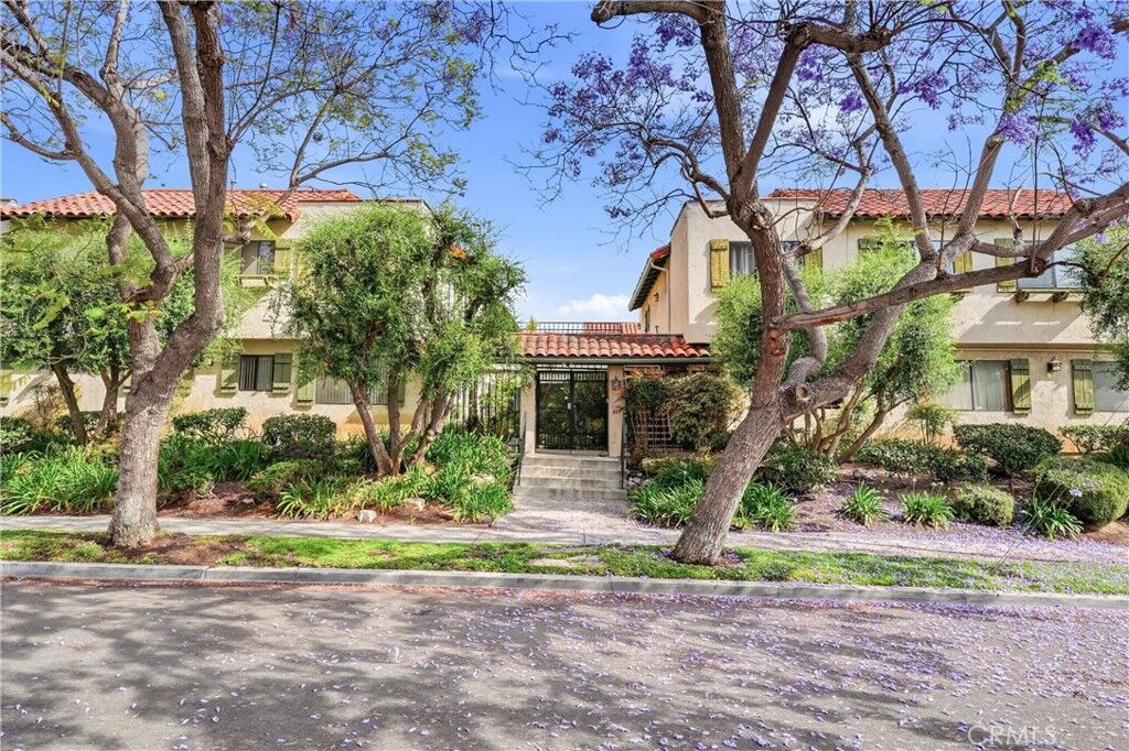 Property Photo:  800 Termino Avenue 5  CA 90804 