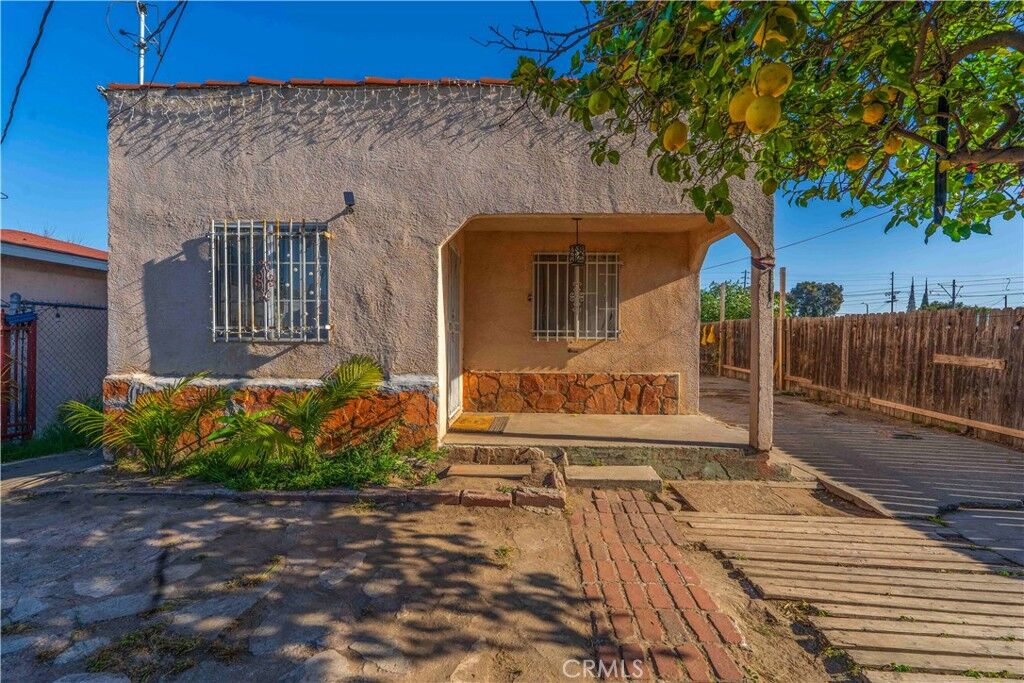 Property Photo:  1689 E 109th St  CA 90059 