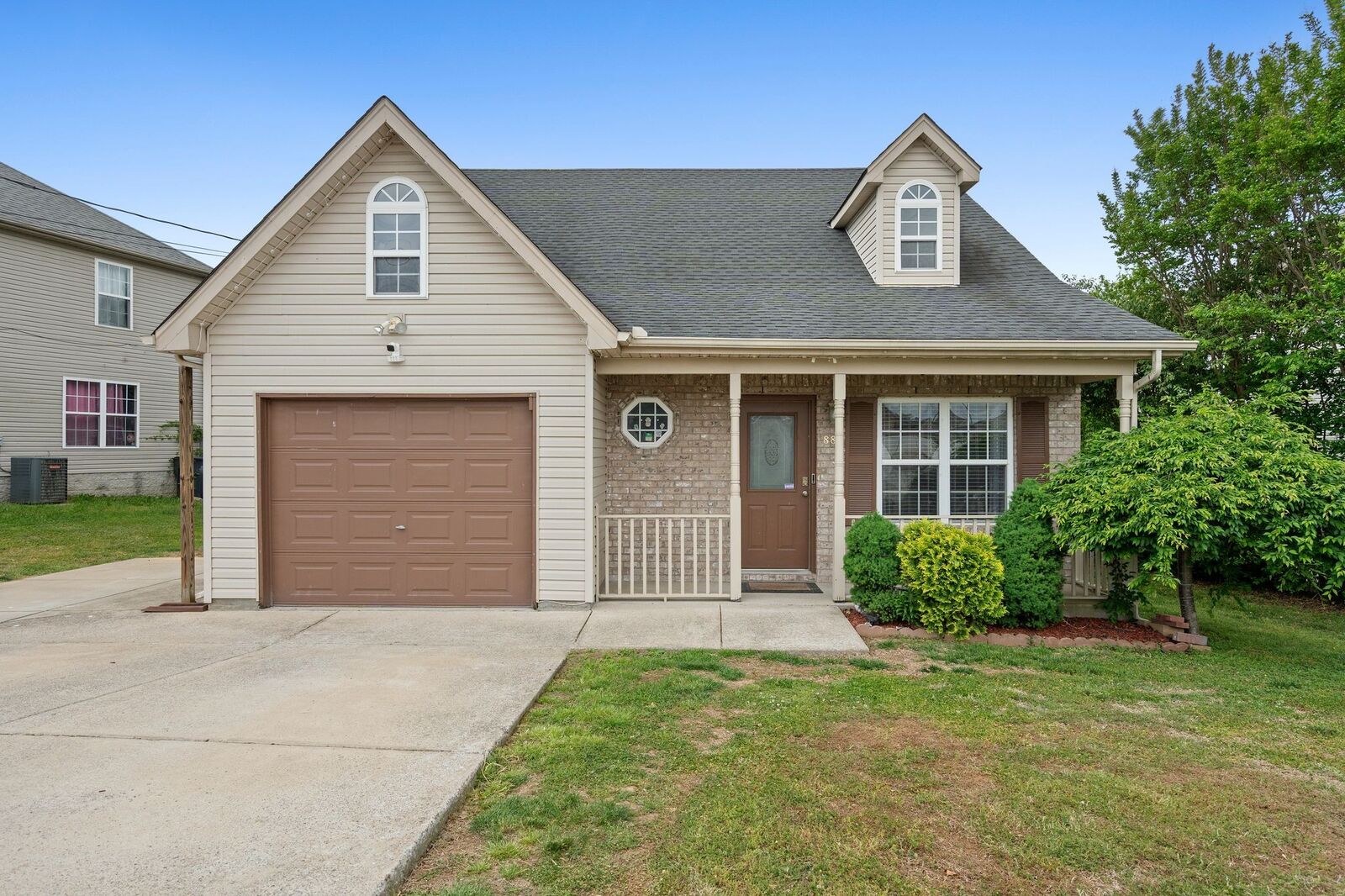 Property Photo:  888 Pin Oak Dr  TN 37013 