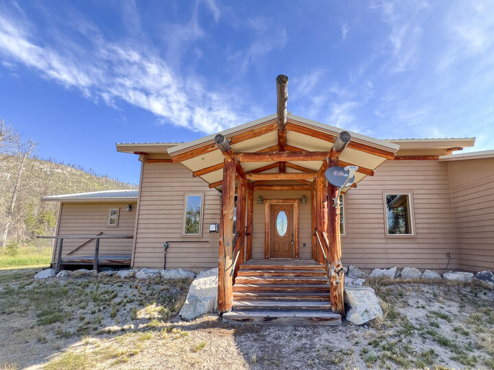 Property Photo:  333 Bonaparte Lake Rd  WA 98855 