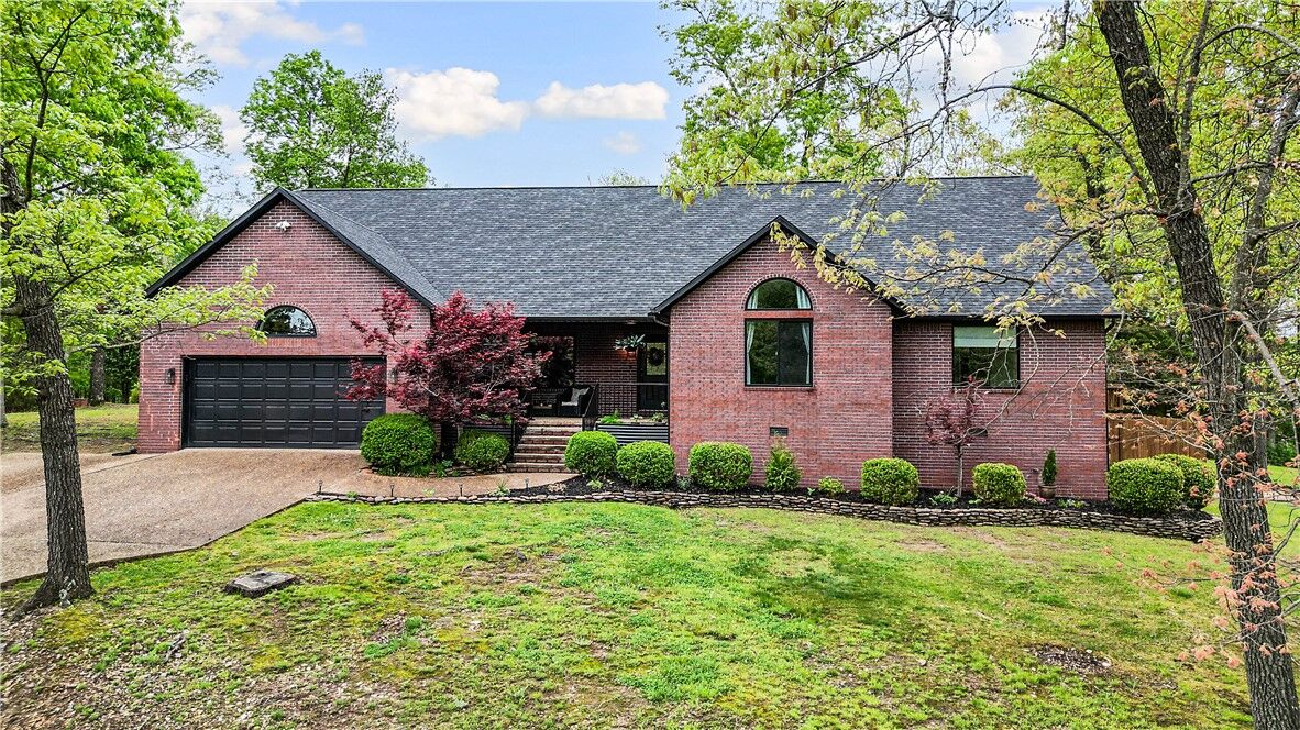 Property Photo:  7 Blakeney Lane  AR 72714 