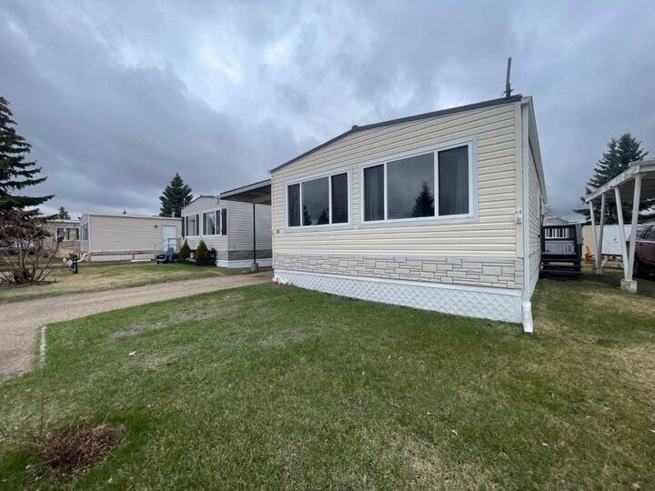 Property Photo: 5308 57 Street 34 AB T9V 2A3
