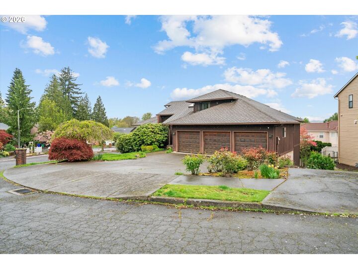 Property Photo:  3160 NE 156th Ave  OR 97230 