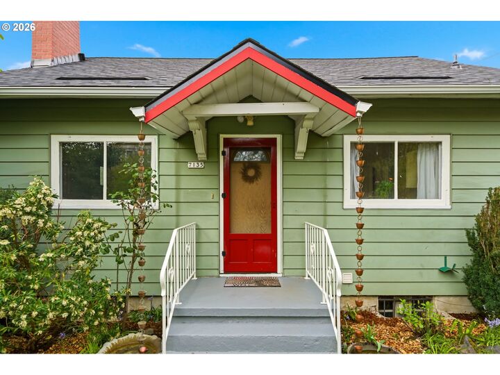 Property Photo:  7135 SE Gladstone St  OR 97206 