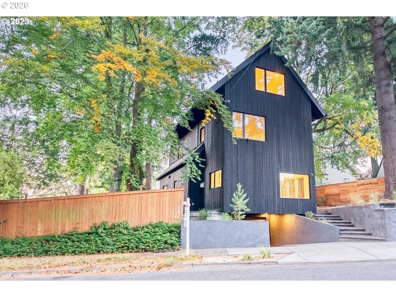 Property Photo:  4523 SE Tibbetts St  OR 97206 