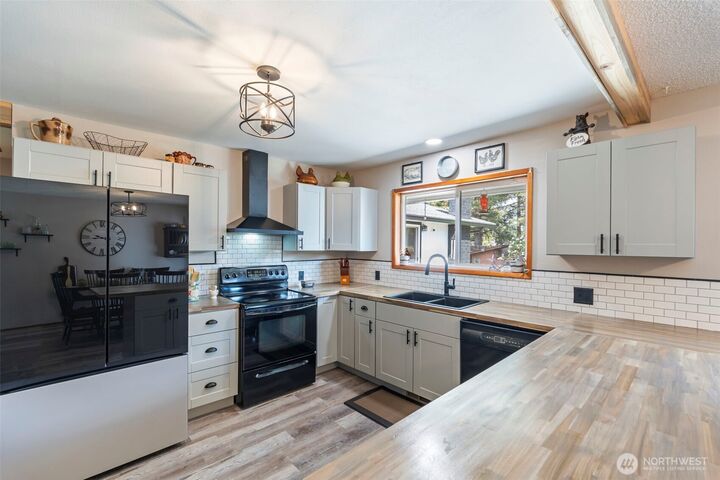 Property Photo: 2314 Sirkka Street WA 98531