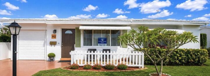 Property Photo:  112 SW 9th Street  FL 33426 