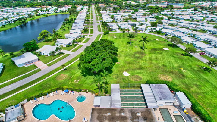 Property Photo:  112 SW 9th Street  FL 33426 