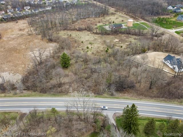 Property Photo:  00 Old Rochester Rd  MI 48363 