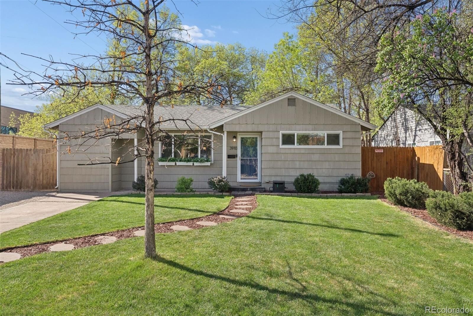 Property Photo: 3910 E Jerome Avenue CO 80210