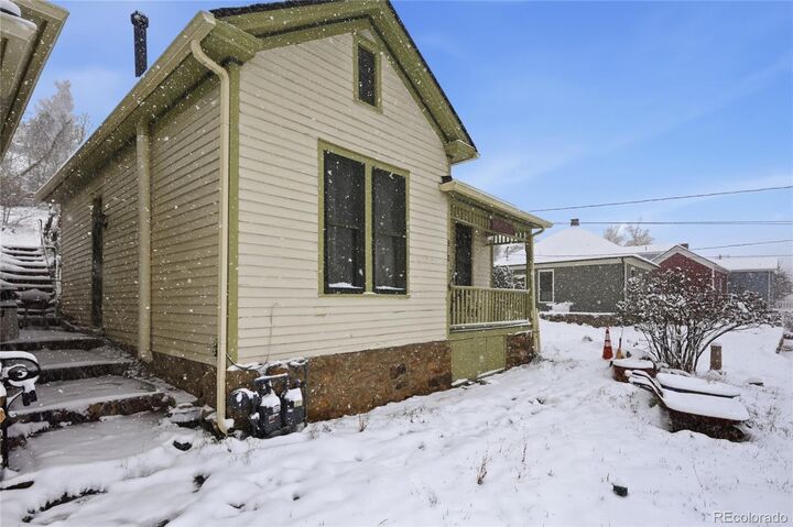 Property Photo:  304 E 4th High Street  CO 80427 