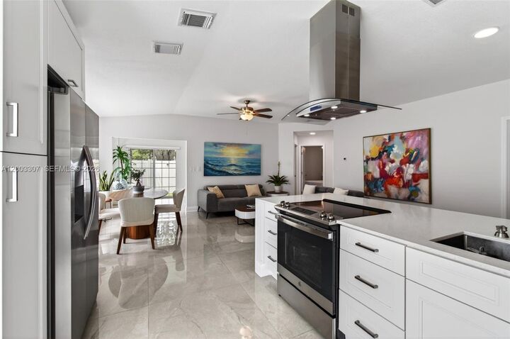 Property Photo:  31 E Bentwater Cir  FL 33426 