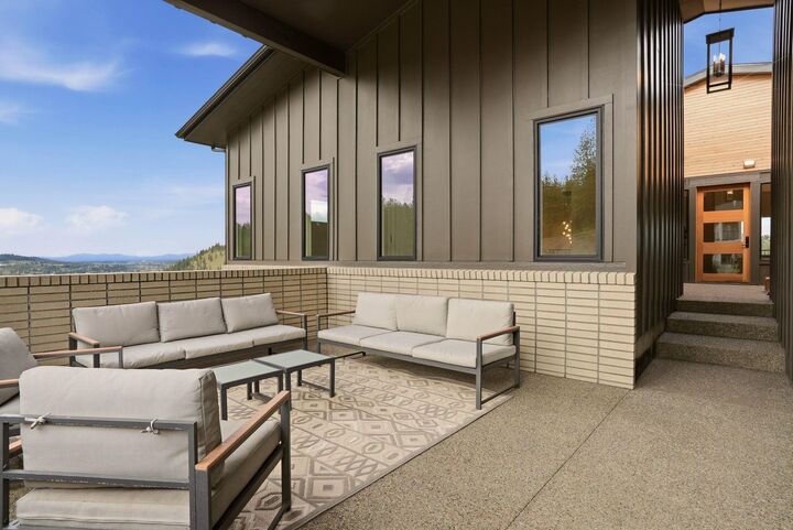 Property Photo:  5227 S Lincoln Way  WA 99224 