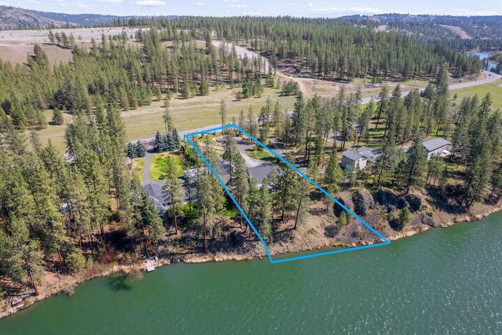 Property Photo:  11411 N Nine Mile Rd  WA 99026 