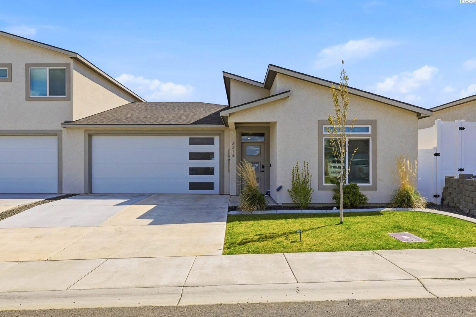 Property Photo:  3313 S Nelson Pl  WA 99338 