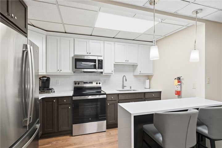 Property Photo:  750 Washington Rd 109  PA 15228 