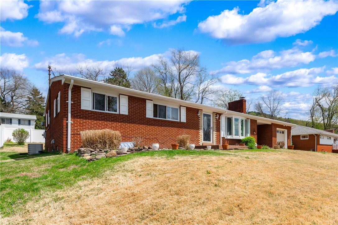 Property Photo:  816 7th St  PA 15074 