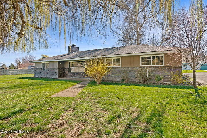 Property Photo:  12106 Wide Hollow Rd  WA 98908 