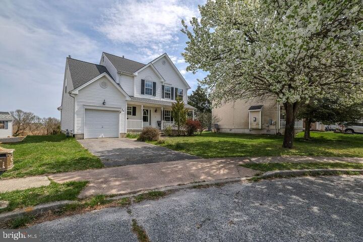 Property Photo:  12 Osborn Court  NJ 08087 