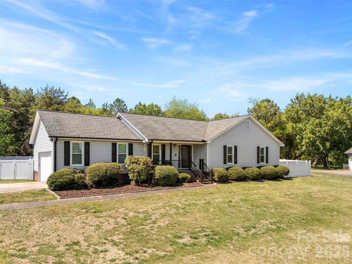 Property Photo:  114 Cross Creek Drive  NC 28021 