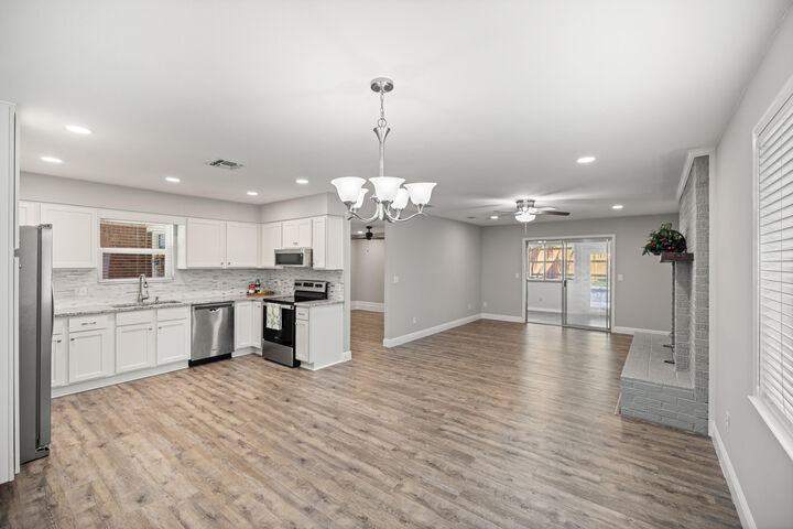 Property Photo:  101 Dyer Street  FL 32578 