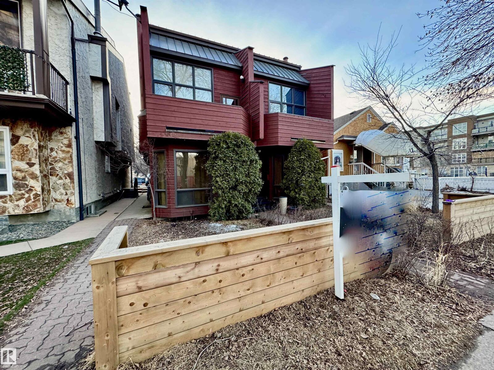 Photo de la propriété:  10346A 121 Street NW  AB T5N 1P2 