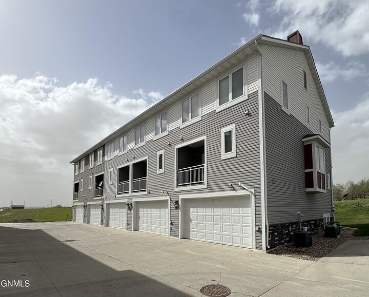 Property Photo:  4005 Calgary Avenue  ND 58503 