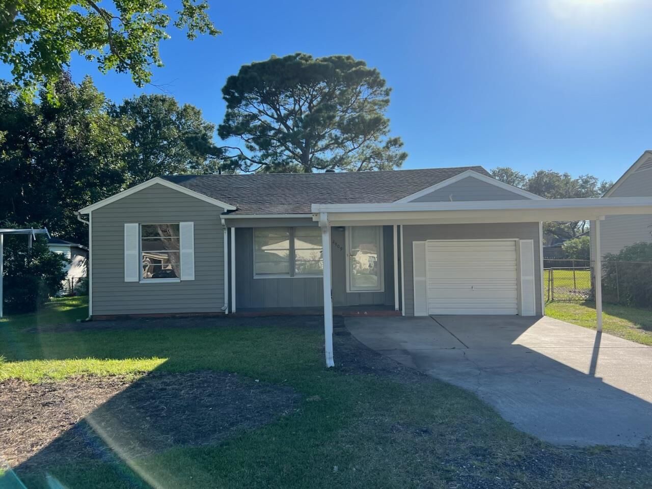 Property Photo:  2909 Boyd Ave  TX 77619 