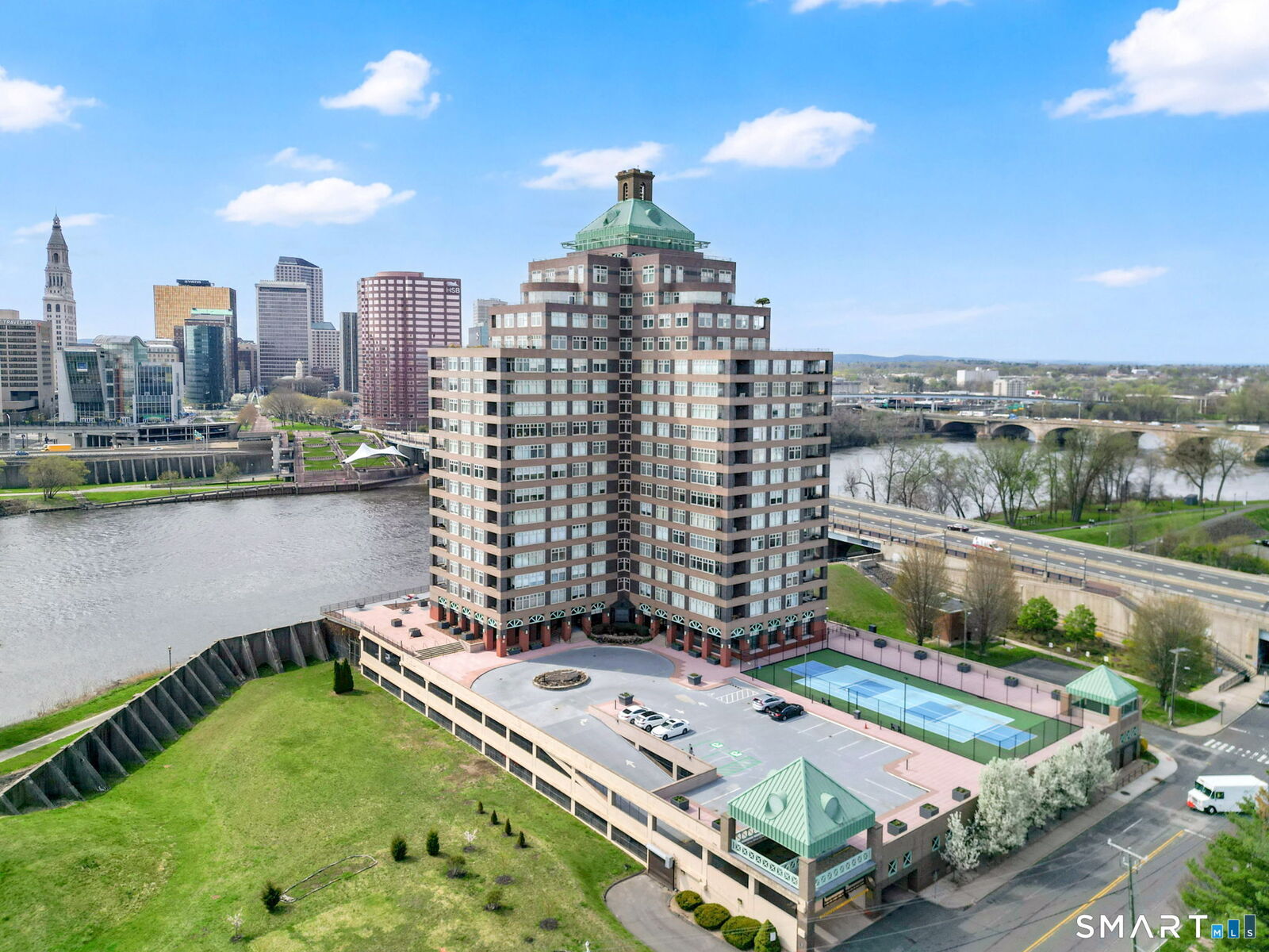 Property Photo:  235 East River Drive 502  CT 06108 